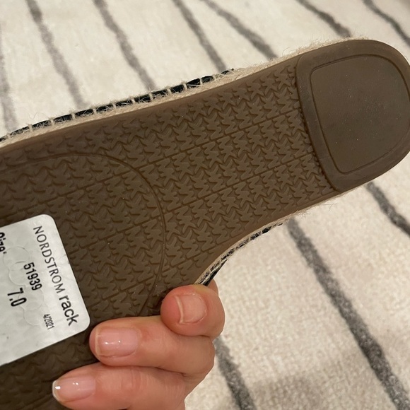 New - Michael Kors mule - Picture 3 of 7